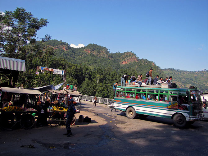 Непальский автобус