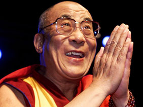 Фотографии и подборка цитат из разных интервью с Далай-ламой